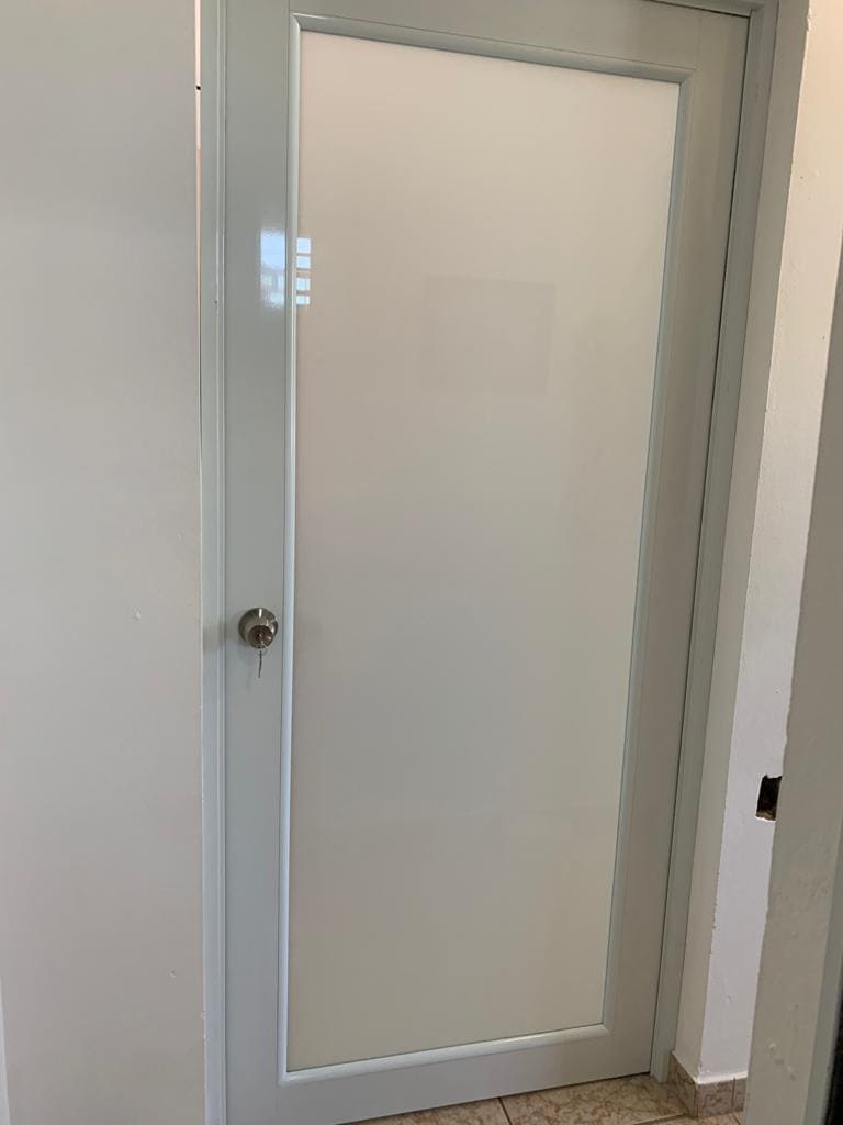 Puertas y Ventanas - High-Tech Security - Puertas