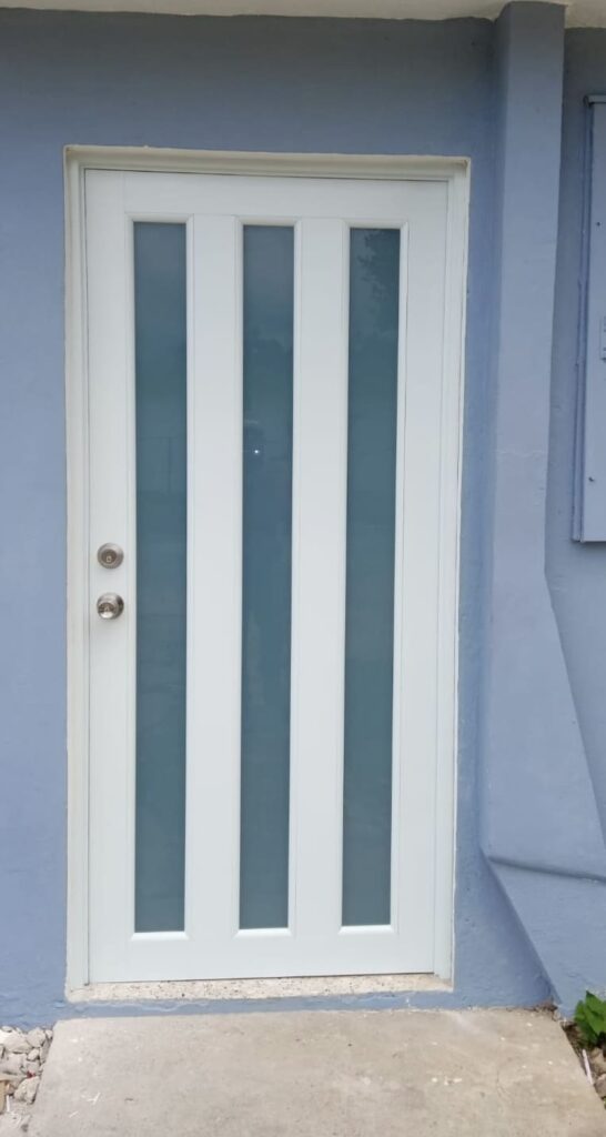 Puertas y Ventanas - High-Tech Security - Puertas