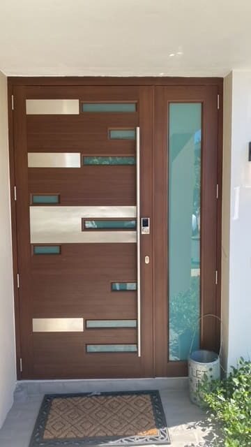 Puertas y Ventanas - High-Tech Security - Puertas