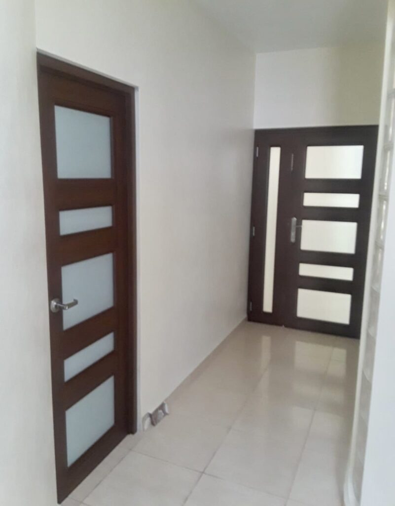 Puertas y Ventanas - High-Tech Security - Puertas