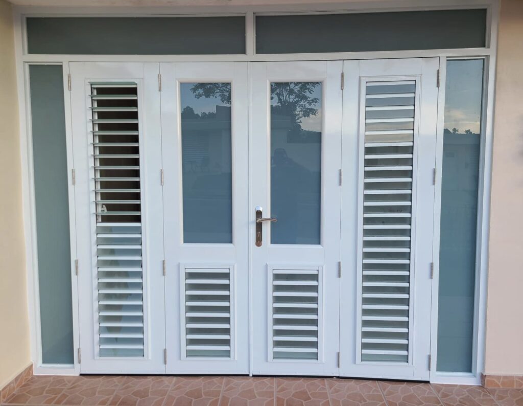 Puertas y Ventanas - High-Tech Security - Puertas