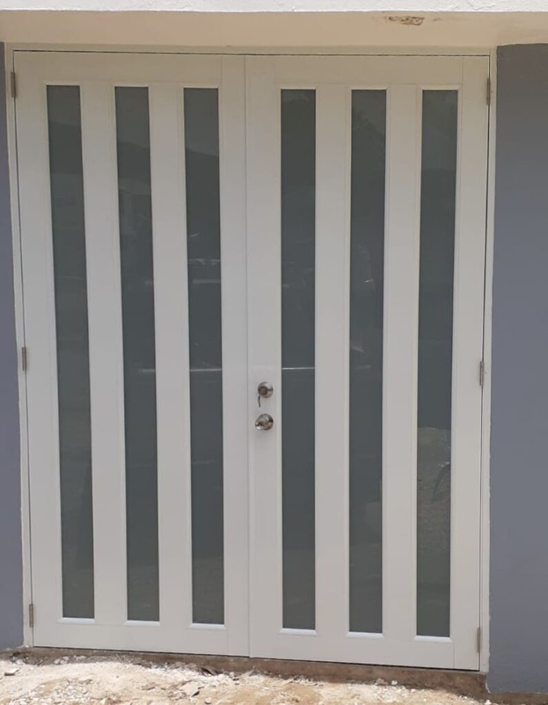 Puertas y Ventanas - High-Tech Security - Puertas