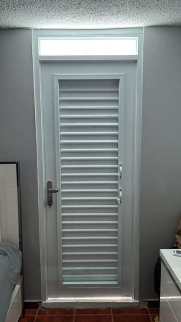 Puertas y Ventanas - High-Tech Security - Puertas