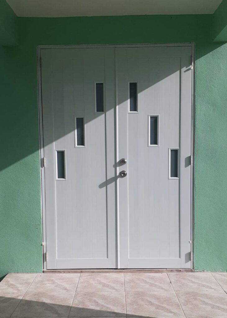 Puertas y Ventanas - High-Tech Security - Puertas