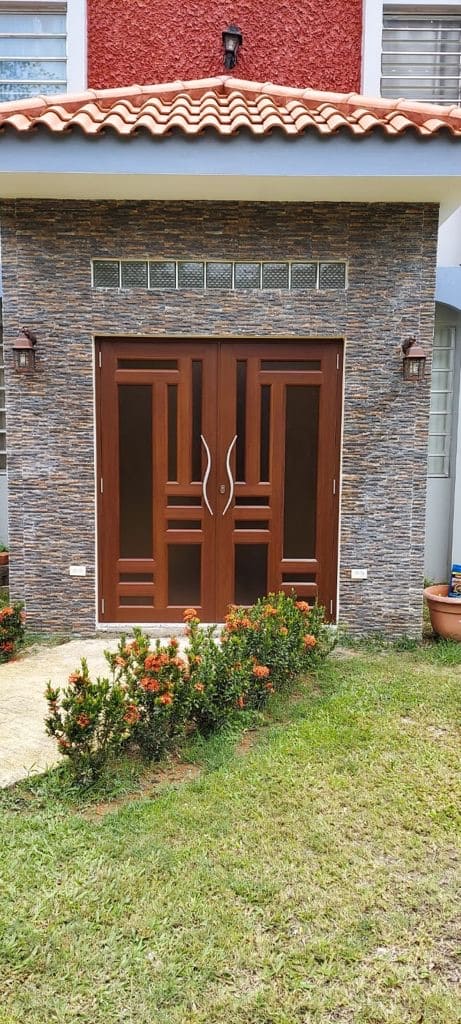 Puertas y Ventanas - High-Tech Security - Puertas