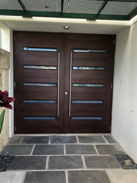 Puertas y Ventanas - High-Tech Security - Puertas