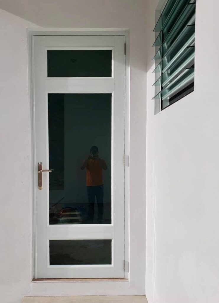 Puertas y Ventanas - High-Tech Security - Puertas