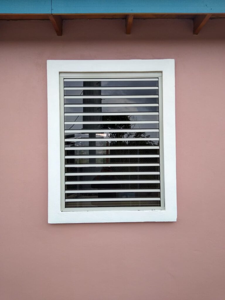 Puertas y Ventanas - High-Tech Security - Ventanas