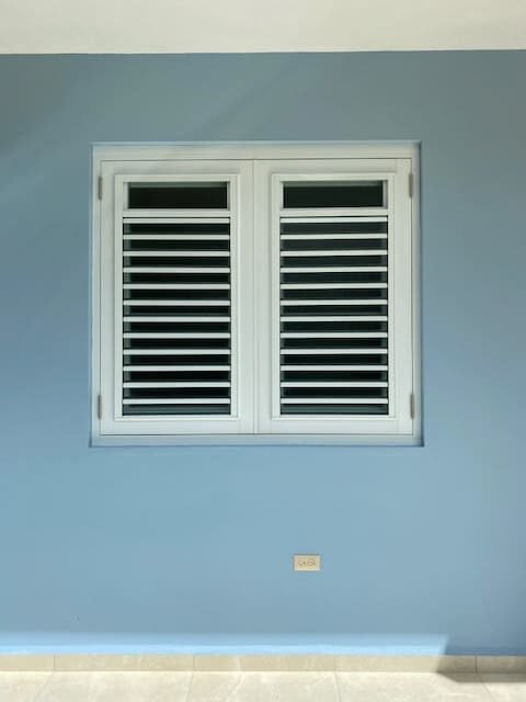 Puertas y Ventanas - High-Tech Security - Ventanas