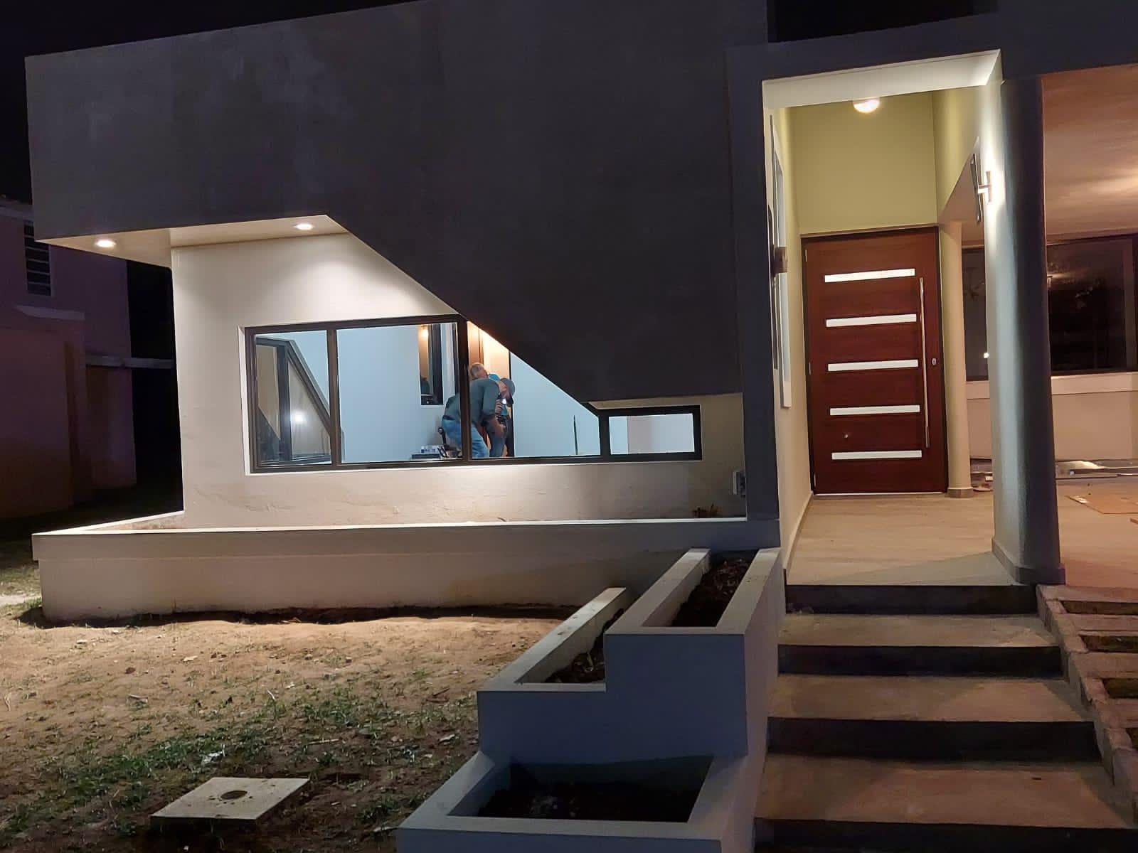 Puertas y Ventanas - High-Tech Security - Ventanas