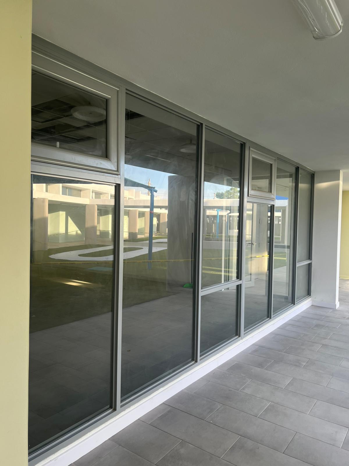 Puertas y Ventanas - High-Tech Security - Ventanas